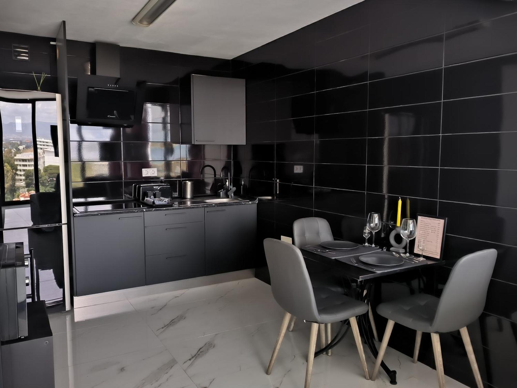 Pinar Suites Habitaciones Torremolinos Exteriör bild